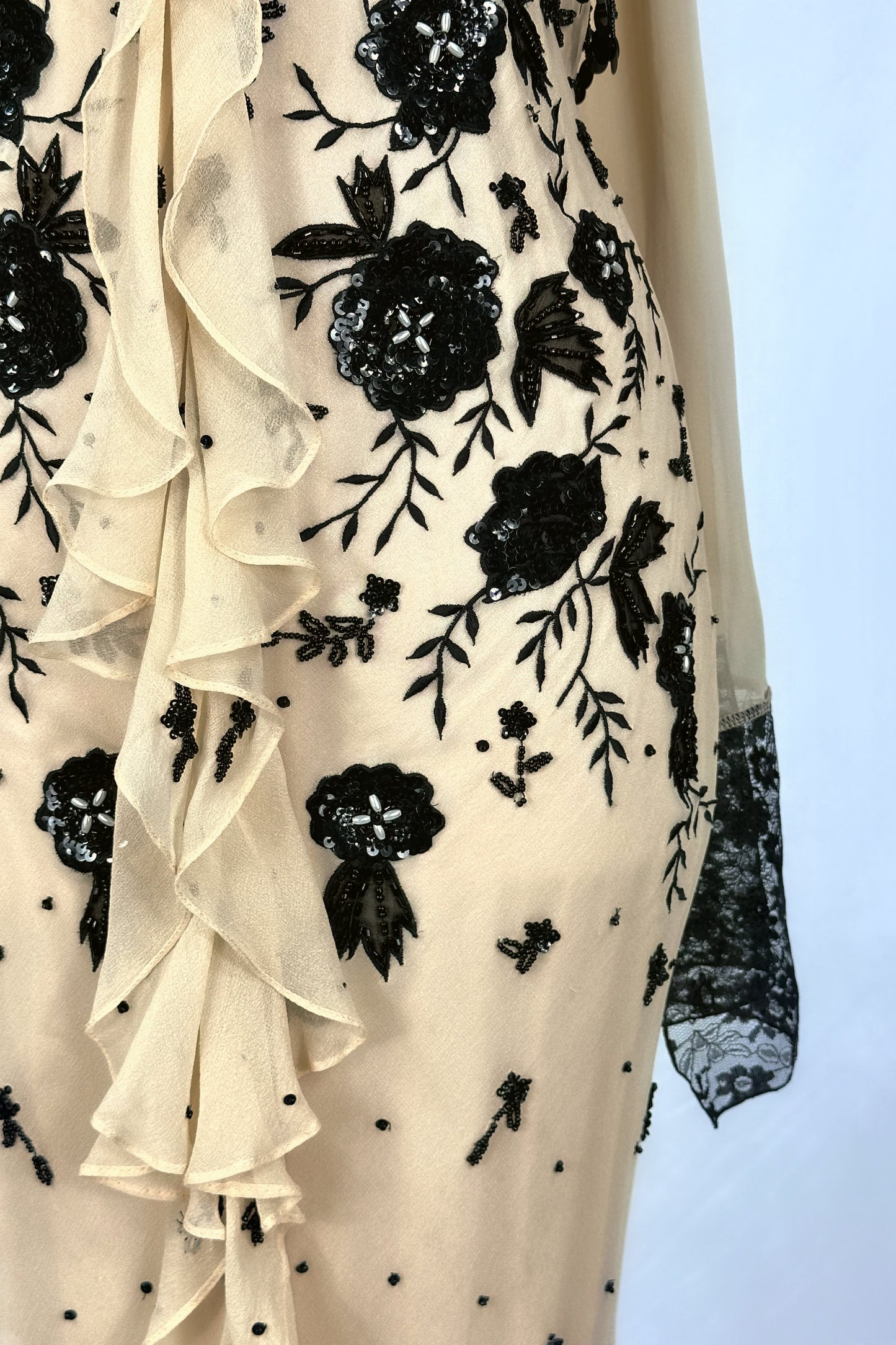 BLACK DAHLIA ROSE RUFFLE EMBELISHED SILK GOWN & SCART SET