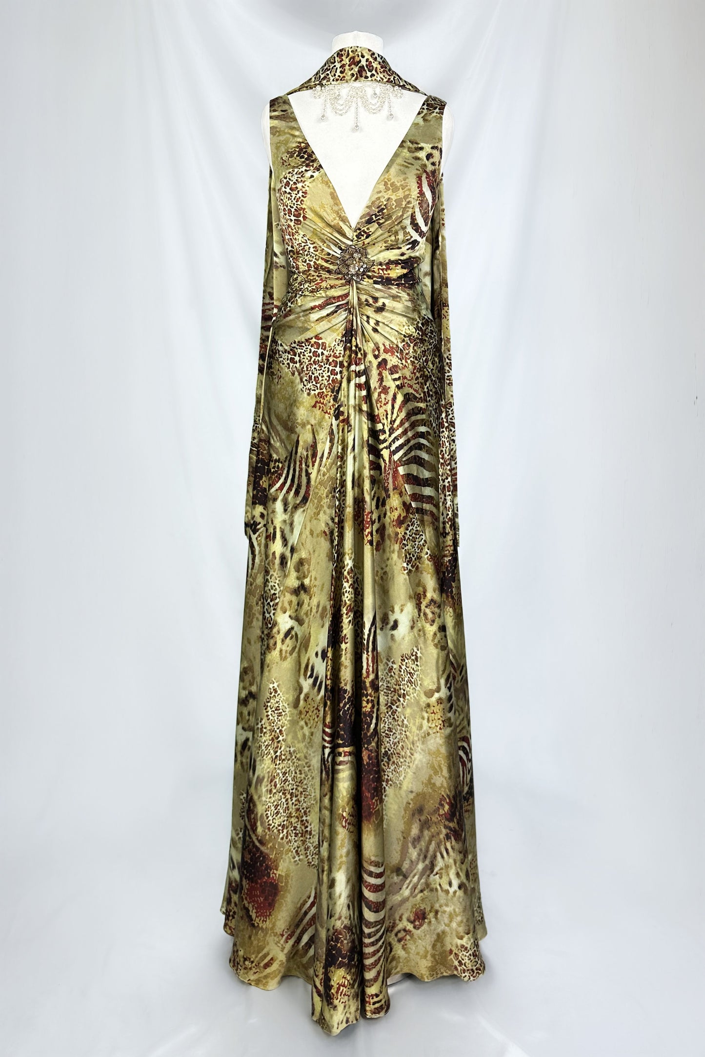 GOLDEN LEOPARD ANIMAL PRINT SILK GOWN WITH SHAWL