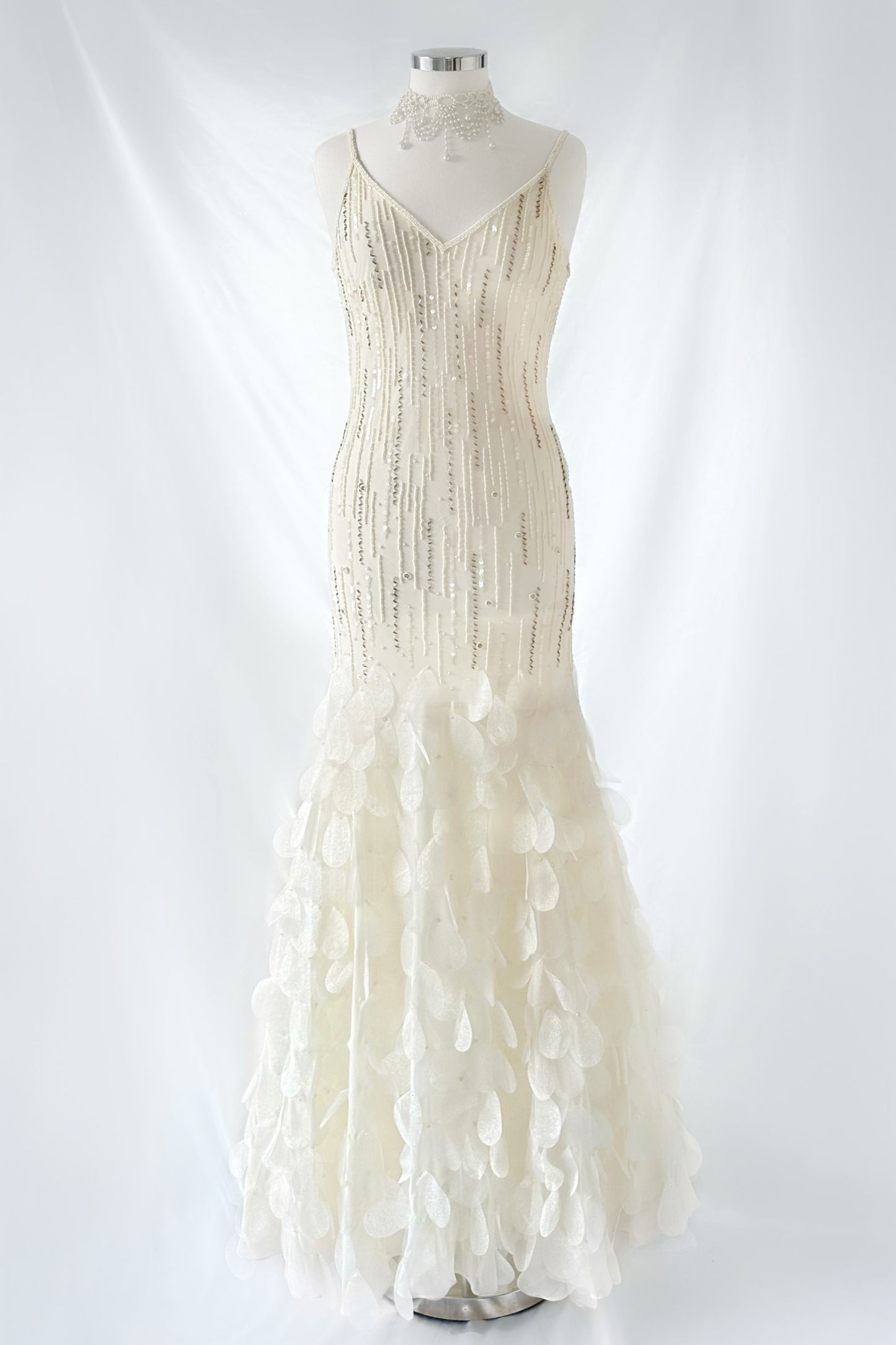 ETHEREAL WHITE SWAN EMBELLISHED SILK BACKLESS GOWN