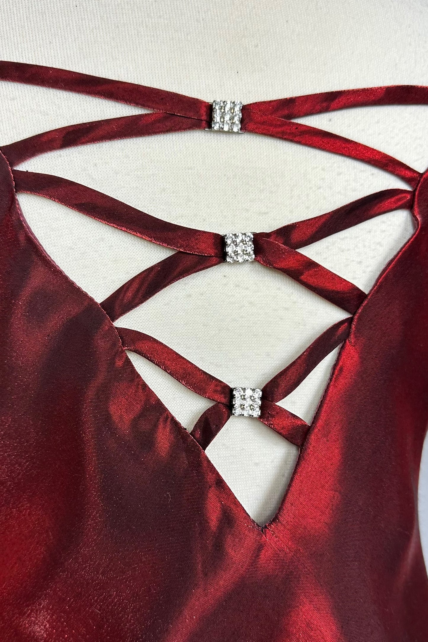 RED MERLOT IRIDESCENT BACKLESS GOWN