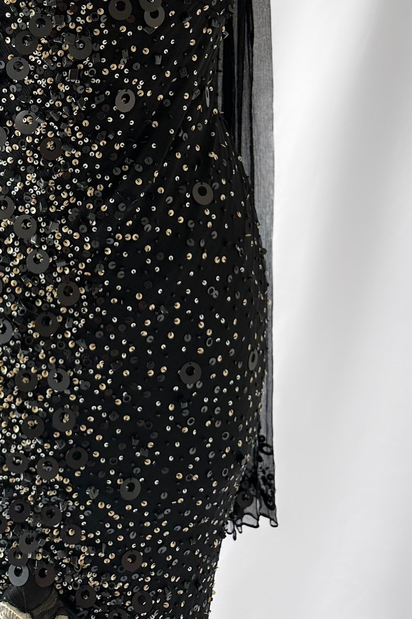 LUXURY FRENCH NOIR RUFFLE EMBELLISHED SILK GOWN & SCARF SET