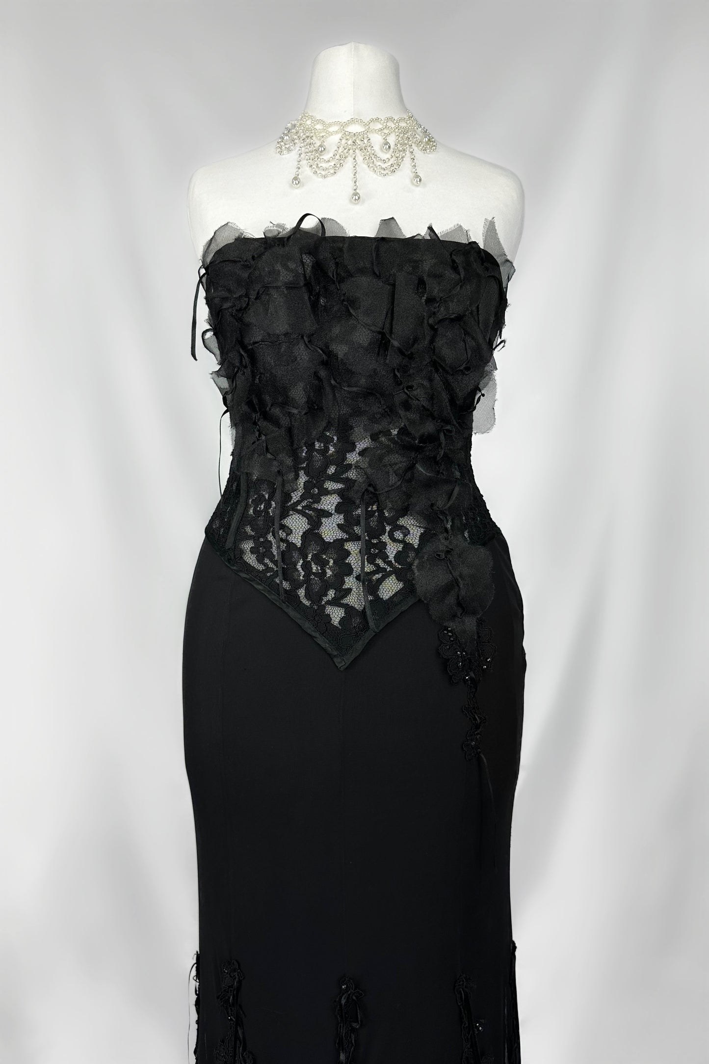 NOIR ENCHANTRESS STRAPLESS PETAL ORGANZA GOWN