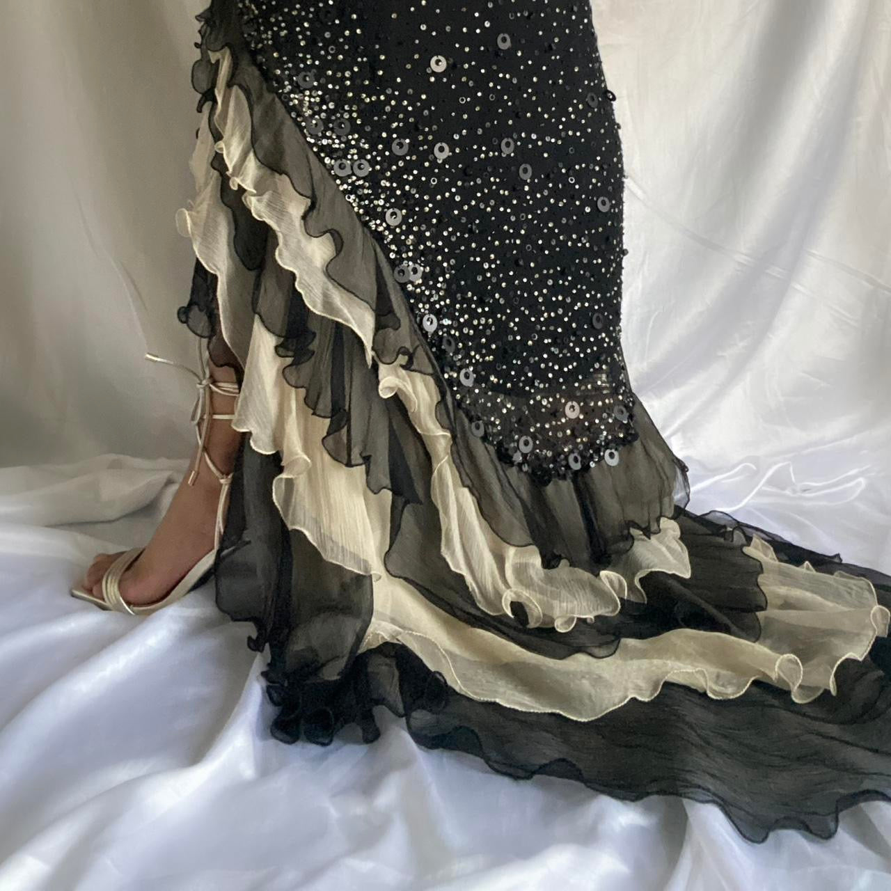 LUXURY FRENCH NOIR RUFFLE EMBELLISHED SILK GOWN & SCARF SET