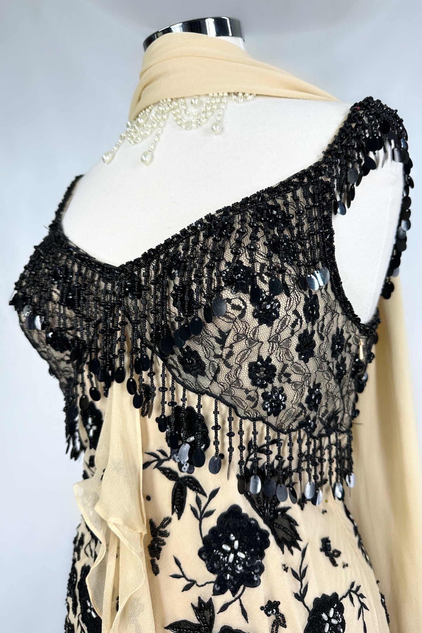 BLACK DAHLIA ROSE RUFFLE EMBELISHED SILK GOWN & SCART SET