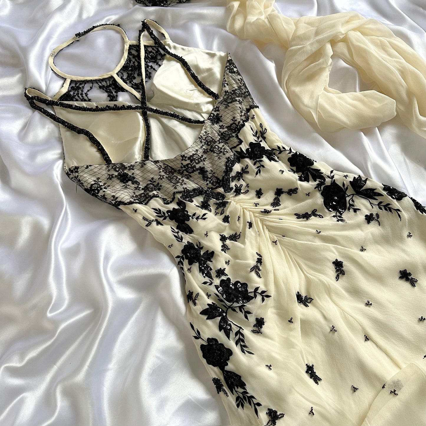 FLAPPER GIRL IVORY EMBELLISHED CHOCKER NECK GOWN & SCARF SET