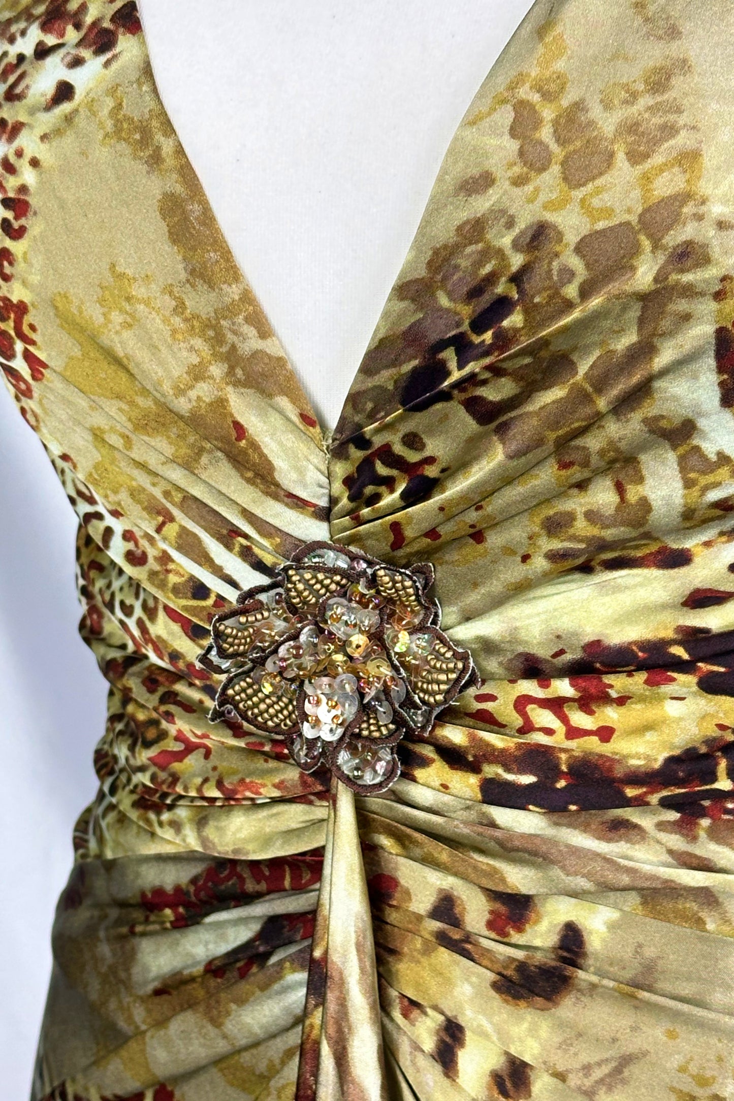 GOLDEN LEOPARD ANIMAL PRINT SILK GOWN WITH SHAWL