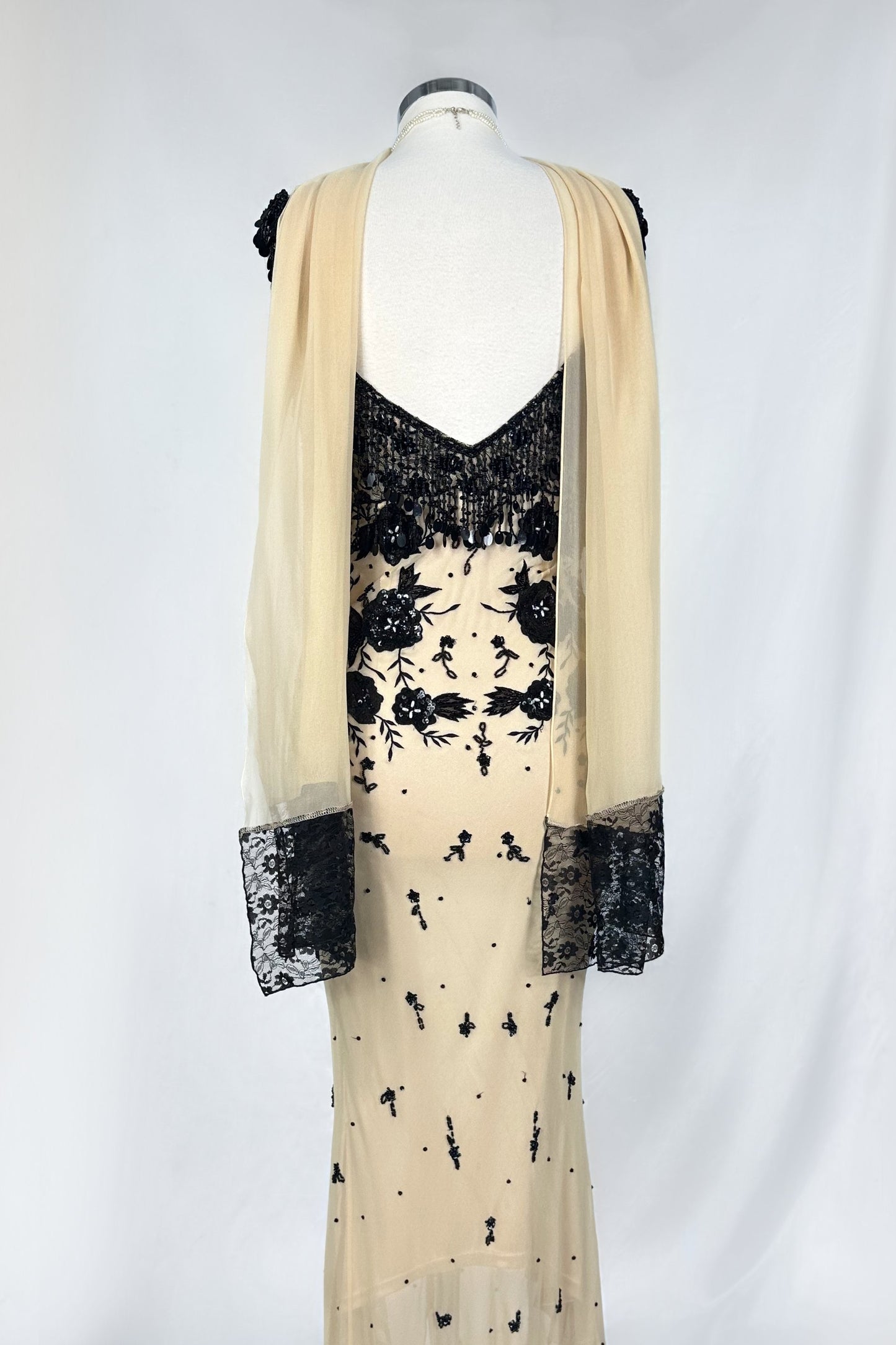 BLACK DAHLIA ROSE RUFFLE EMBELISHED SILK GOWN & SCART SET