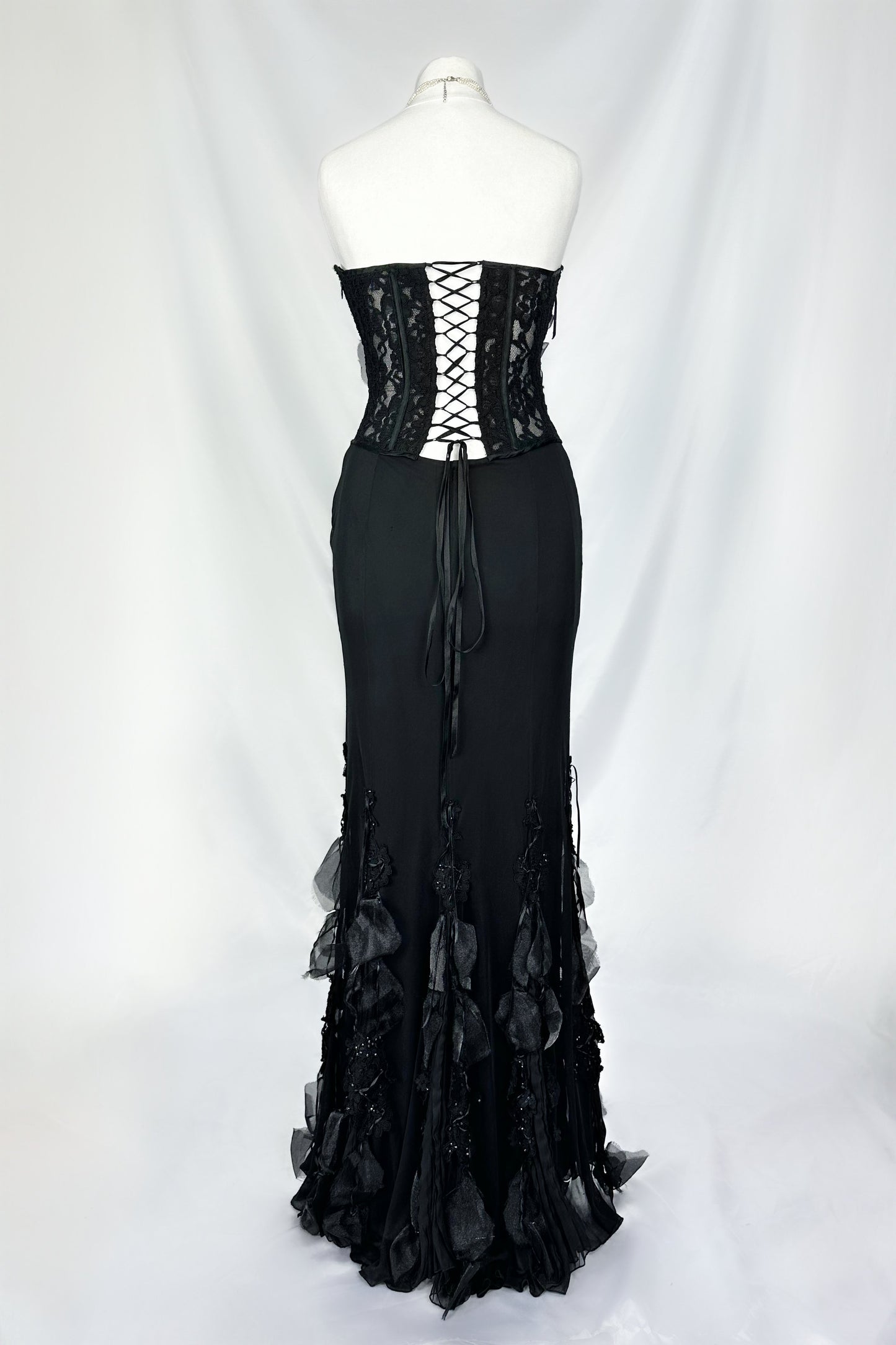 NOIR ENCHANTRESS STRAPLESS PETAL ORGANZA GOWN