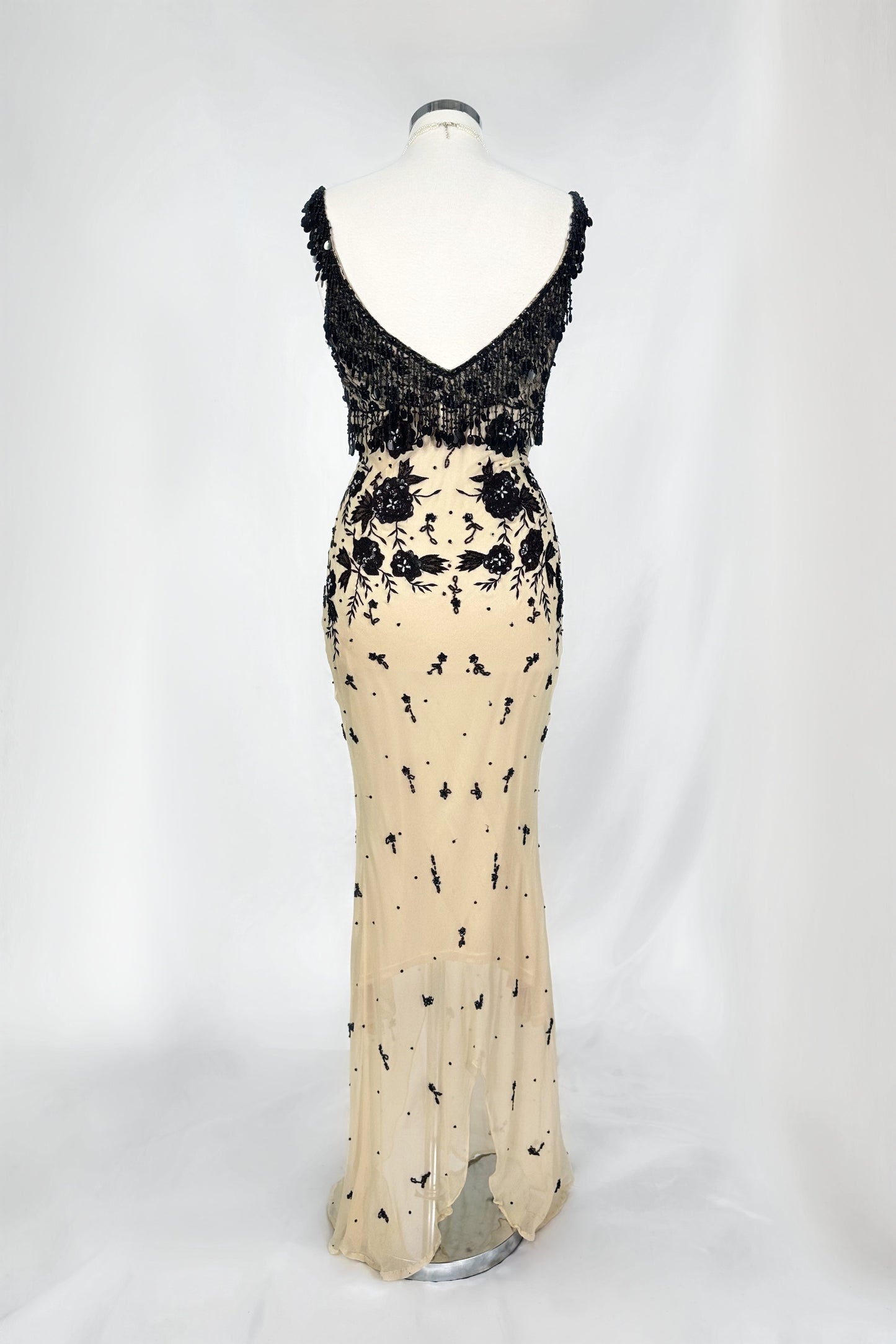 BLACK DAHLIA ROSE RUFFLE EMBELISHED SILK GOWN & SCART SET