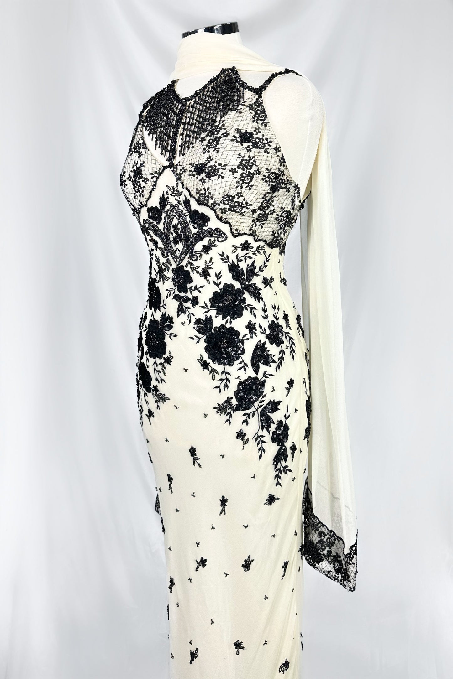 NOIR ENCHANTRESS SILK IVORY EMBELLISHED GOWN WITH MATCHING SCARF