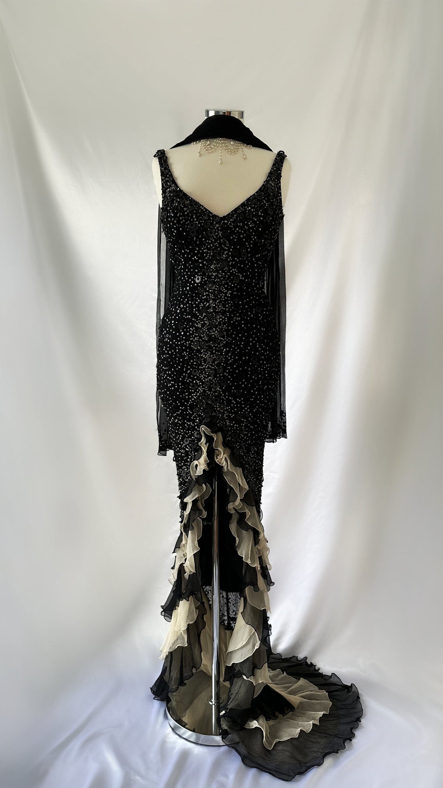 LUXURY FRENCH NOIR RUFFLE EMBELLISHED SILK GOWN & SCARF SET